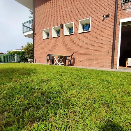 2 Bedrooms With Enclosed Garden And Wifi At 3 Km Away From The *