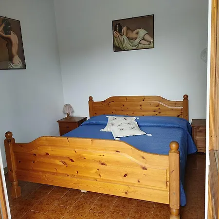 Appartamento 2 Bedrooms With Enclosed Garden And Wifi At 3 Km Away From The *