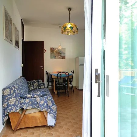 Appartamento 2 Bedrooms With Enclosed Garden And Wifi At 3 Km Away From The