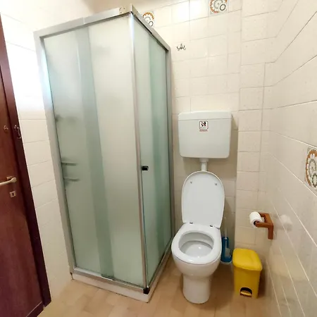 2 Bedrooms With Enclosed Garden And Wifi At 3 Km Away From The Appartamento Arona